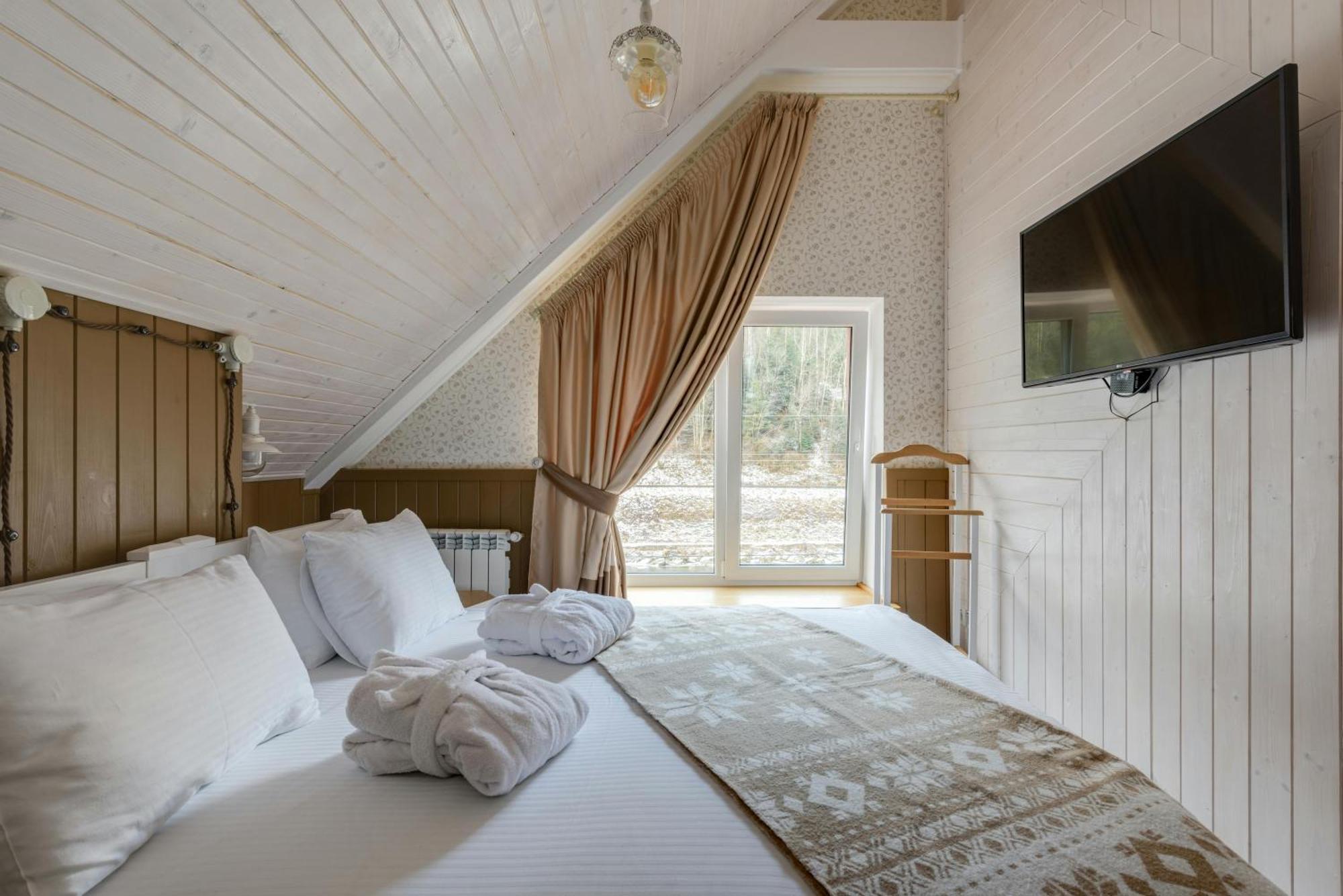 Hotel El De Seven Inn Luxury Hotel Near Igi Airport