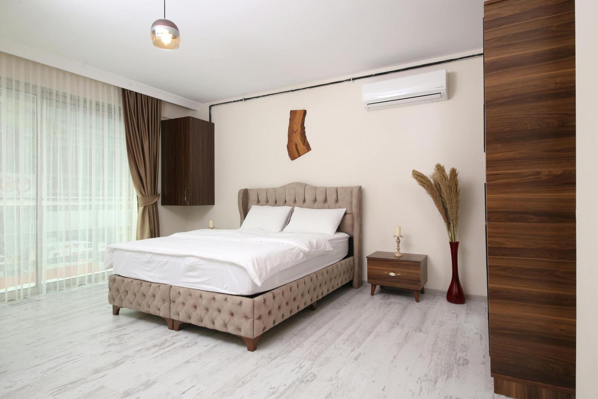 El De Seven Inn Luxury Hotel Near Igi Airport 4*