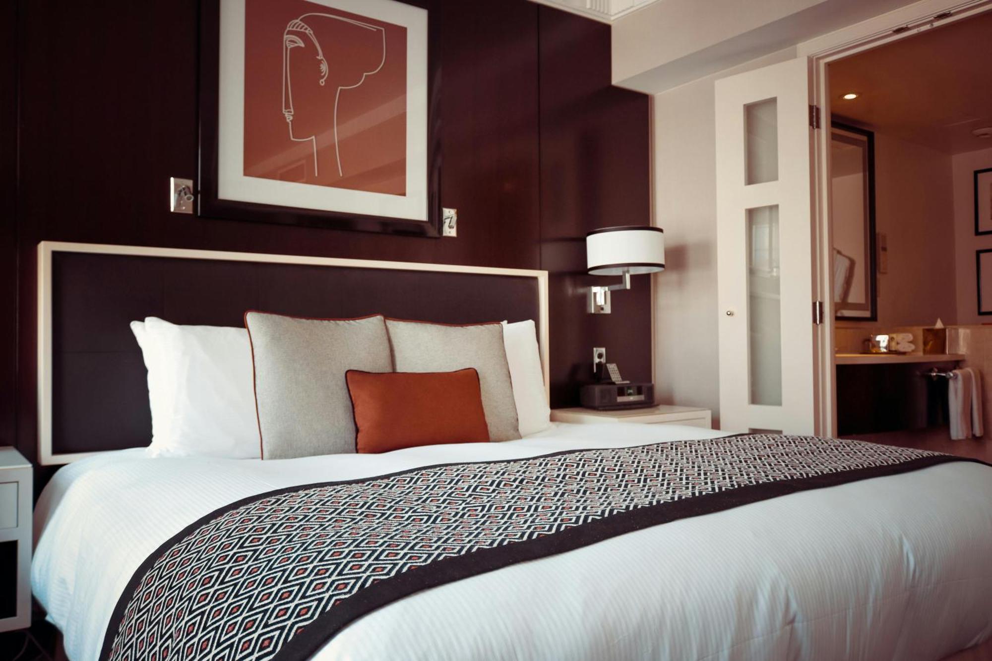 El De Seven Inn Luxury Hotel Near Igi Airport Hotel